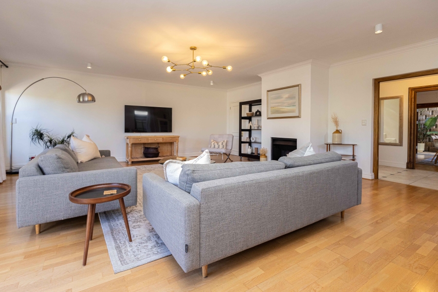 3 Bedroom Property for Sale in Sea Point Western Cape